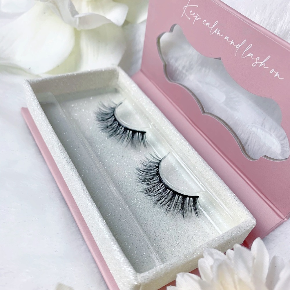Kinky lashes